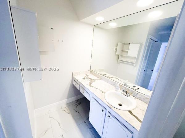 Bay Colony Club, 6395 Bay Club Dr #4, Fort Lauderdale, Florida 33308, image 1