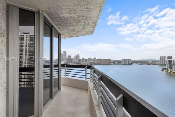 Mystic Pointe Tower 100, 19195 NE 36th Ct #2301, Aventura, Florida 33180, image 2
