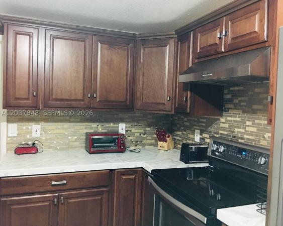Linwood Gardens, 6424 Meade St, Hollywood, Florida 33024, image 2