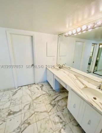 Commodore Club West, 155 Ocean Lane Dr #504, Key Biscayne, Florida 33149, image 3