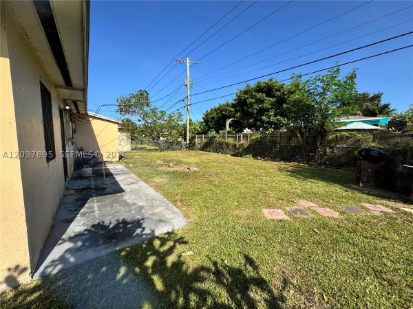 Carl Byoir, 950 NE 160th St, North Miami Beach, Florida 33162, image 1
