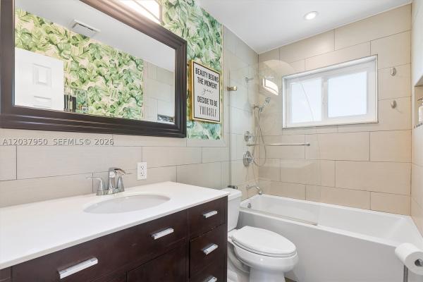 351 NE 117th St, Unincorporated Dade County, Florida 33161, image 1