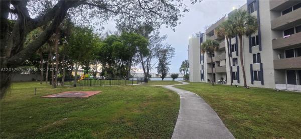 Samari Lake East, 10000 NW 80th Ct #2149, Hialeah Gardens, Florida 33016, image 2