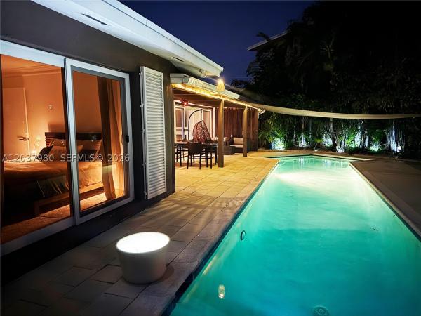 Coral Point, 2100 NE 24th St, Wilton Manors, Florida 33305, image 2