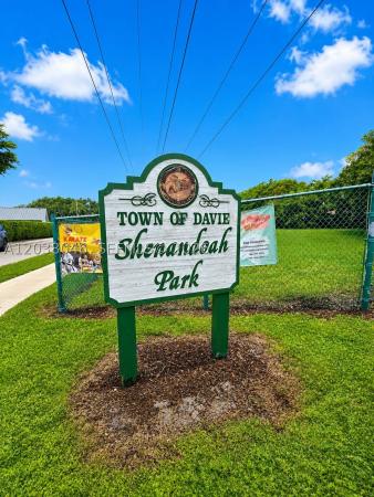 Blue Ridge, 13870 Magnolia Ct, Davie, Florida 33325, image 1