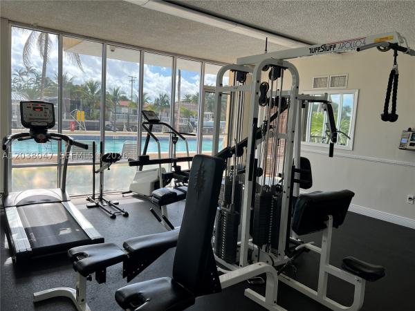 Vecino Del Mar, 2350 NE 135th St #704, North Miami, Florida 33181, image 3
