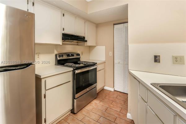 Sandpiper Woods, 444 SE 14th St, Dania Beach, Florida 33004, image 2