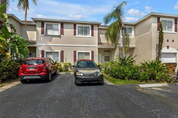 Crystal Lake Village, 783 NW 42nd Pl, Deerfield Beach, Florida 33064, image 2