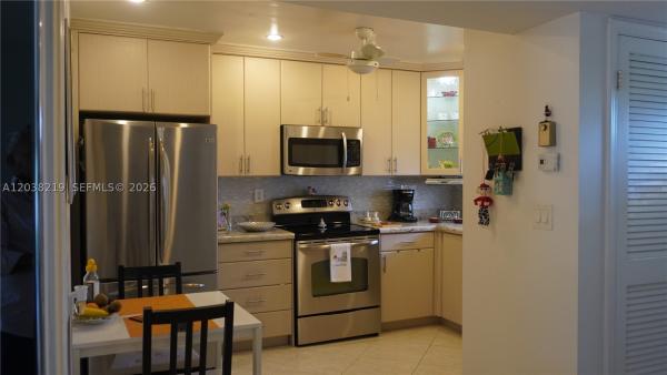 Hollybrook Golf & Tennis Club, 800 S Hollybrook Dr #305, Pembroke Pines, Florida 33025, image 2