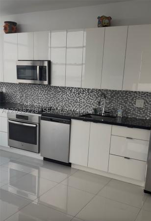 Majorca Towers, 11930 N Bayshore Dr #PH-8, North Miami, Florida 33181, image 2