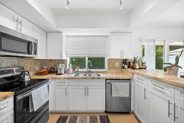 Granada, 811 Capri St, Coral Gables, Florida 33134, image 2
