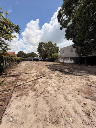 Grapeland, 2544 SW 17th St, Miami, Florida 33145, image 1