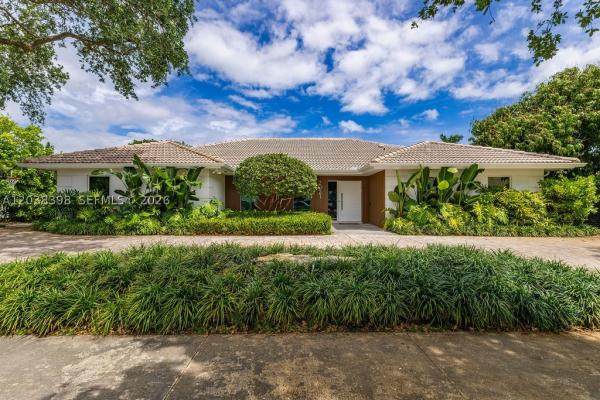2021 NE 212th St, Unincorporated Dade County, Florida 33179, image 1