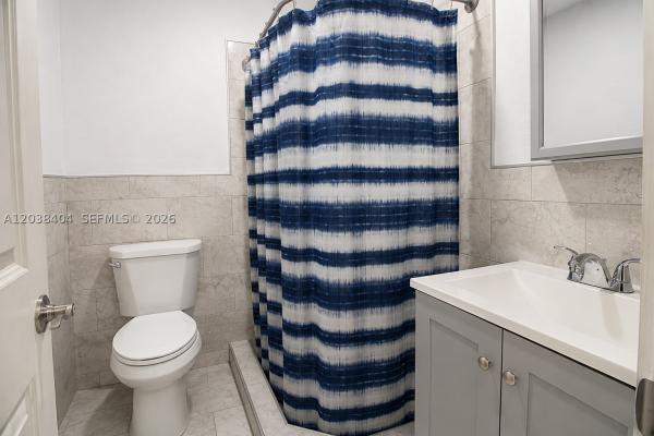 Hialeah Residential, 572 E 38th St, Hialeah, Florida 33013, image 2