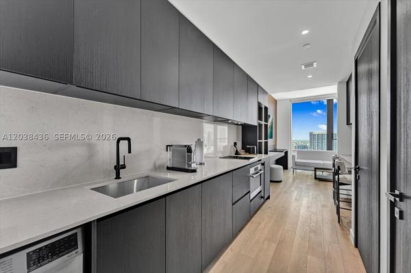 20 NE 11th St #3105, Miami, Florida 33132, image 1