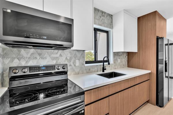 Coral Point, 1924 NE 26th St #1-4, Wilton Manors, Florida 33305, image 3