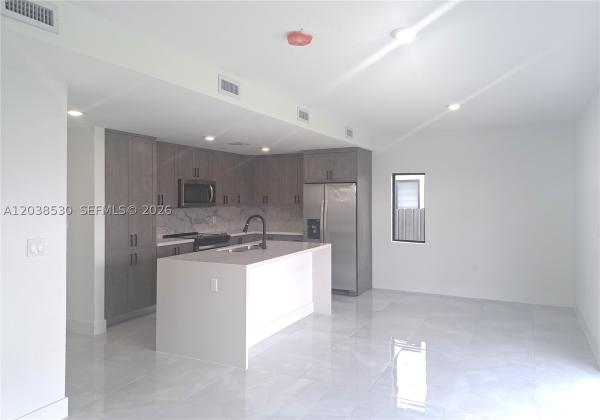 On Alba, 1373 NW 1st St, Florida City, Florida 33034, image 3
