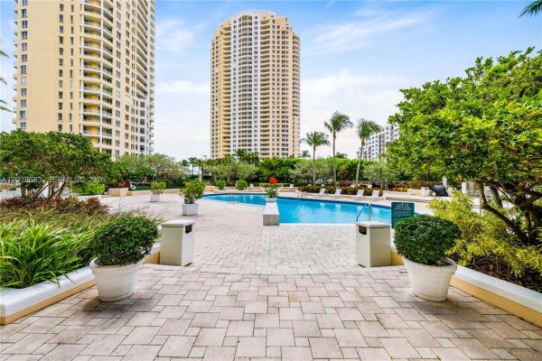 One Tequesta Point, 888 Brickell Key Dr #1010, Miami, Florida 33131, image 1