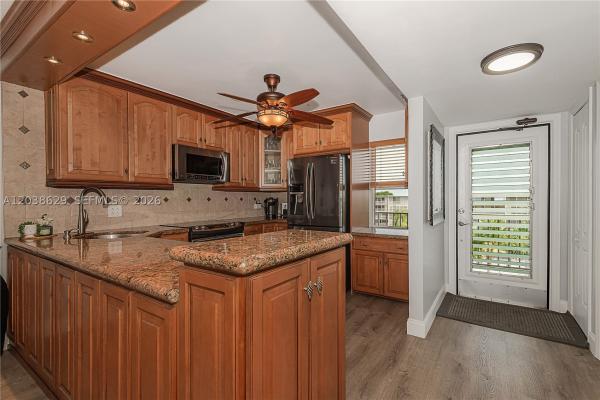 Hillcrest, 4800 Hillcrest Ln #501, Hollywood, Florida 33021, image 2
