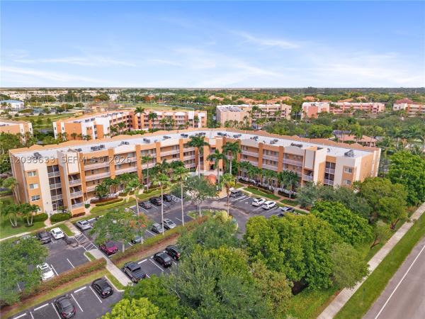 Yardley, 7715 Yardley Dr #303, Tamarac, Florida 33321, image 2