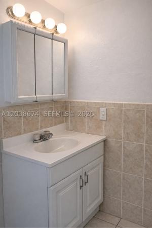 Arch Creek Landing, 1090 NE 129th St #205, North Miami, Florida 33161, image 3