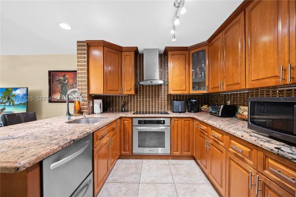 Cypress Cove, 2021 Barcelona Ter, Margate, Florida 33063, image 2