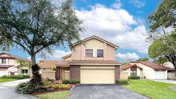 6320 NW 173rd St, Hialeah, Florida 33015, image 2