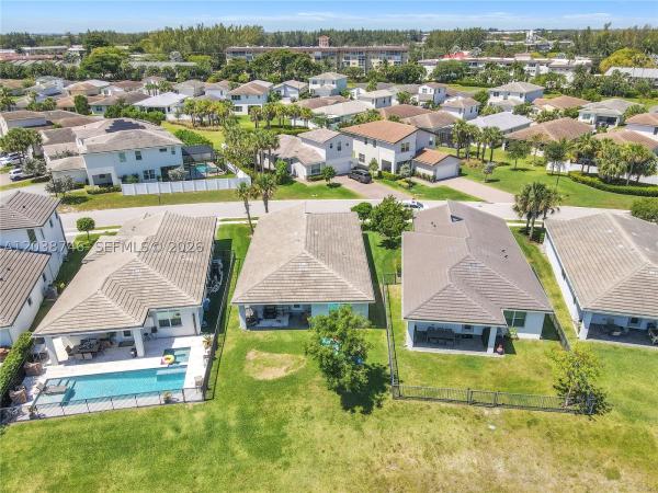 Veleiros At Crystal Lake, 4242 Rosa Dr, Deerfield Beach, Florida 33064, image 1
