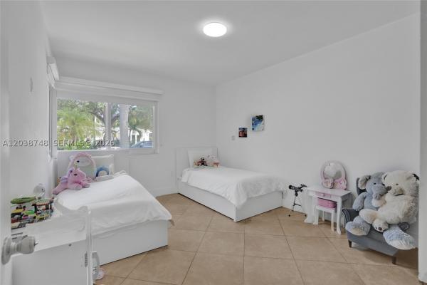 Keystone Point, 2025 Alamanda Dr, North Miami, Florida 33181, image 2