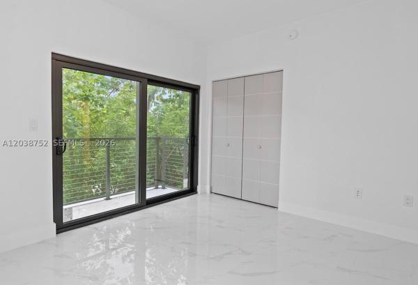 Carrero, 3374 Perry Frow Dr #B, Miami, Florida 33133, image 2