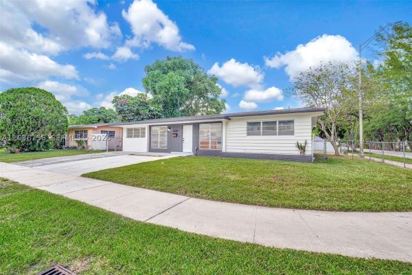 8201 SW 42nd St, Unincorporated Dade County, Florida 33155, image 1