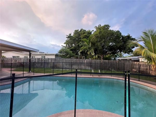 Hollywood Hills, 2121 N 52nd Ave, Hollywood, Florida 33021, image 1