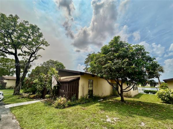 Villas At Carriage Hills Lakeside, 416 Briarwood Cir #2-24, Hollywood, Florida 33024, image 1
