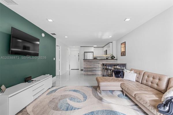 Clinton, 6545 Indian Creek Dr #306, Miami Beach, Florida 33141, image 3