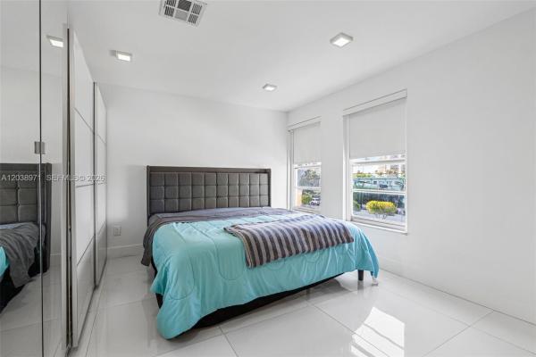 Clinton, 6545 Indian Creek Dr 306 #306, Miami Beach, Florida 33141, image 1