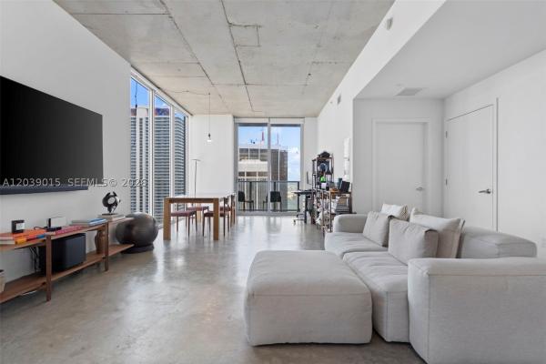 Centro, 151 SE 1st St #3102, Miami, Florida 33131, image 1