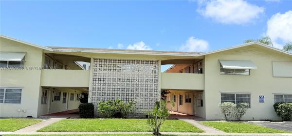 Royal Terrace, 1722 Mayo St #105, Hollywood, Florida 33020, image 3