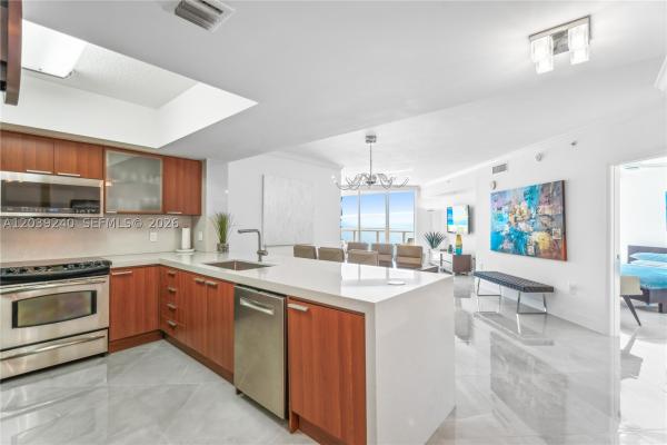 La Perla, 16699 Collins Ave #4110, Sunny Isles Beach, Florida 33160, image 2