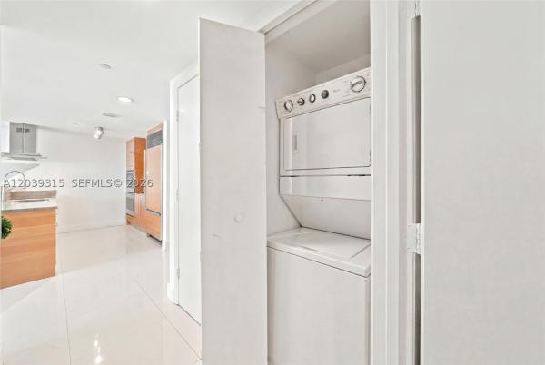 Icon Brickell Tower 3, 485 Brickell Ave #3707, Miami, Florida 33131, image 3