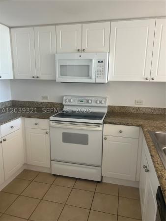 Turnberry On The Green, 19501 W Country Club Dr #611, Aventura, Florida 33180, image 1