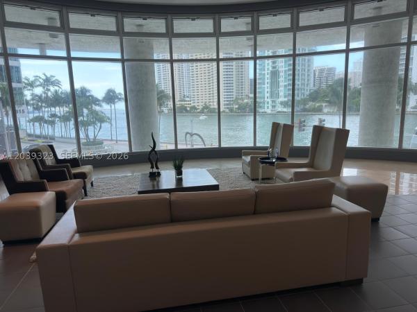 Met 1, 300 S Biscayne Blvd #T-3703, Miami, Florida 33131, image 2