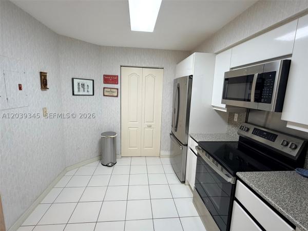 L´Excellence, 5757 Collins Ave #702, Miami Beach, Florida 33140, image 3