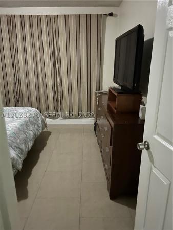 North Miami, Florida 33181, image 2