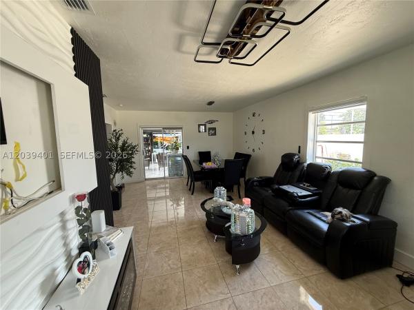 Linden Gardens, 3320 E 10th Ave, Hialeah, Florida 33013, image 2