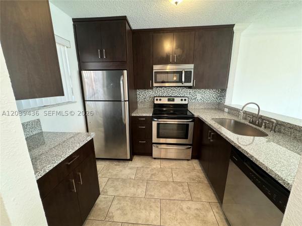 Malky, 365 NE 125th St #402, North Miami, Florida 33161, image 3