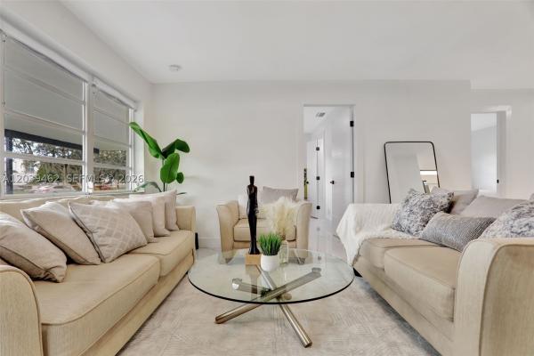 Pine Crest, 1220 NE 8th St, Pompano Beach, Florida 33060, image 2