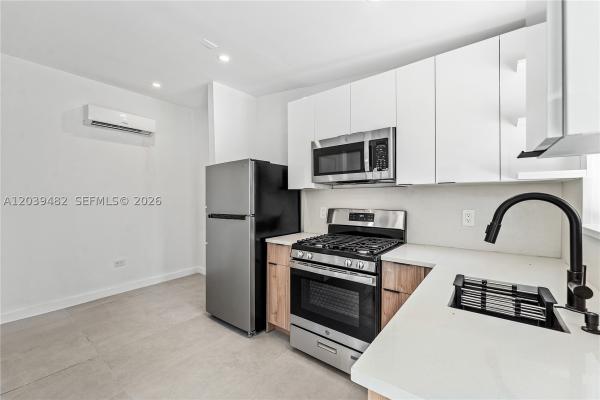 3040 NW 93rd St, Unincorporated Dade County, Florida 33147, image 3
