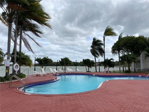 LakeView Club, 2841 N Oakland Forest Dr #110, Oakland Park, Florida 33309, image 1
