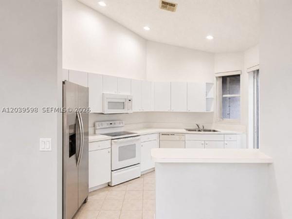 Regency Homes At Fairway Isles, 8090 S Aragon Blvd #3, Sunrise, Florida 33322, image 2