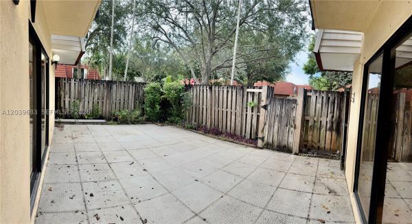 Waterford Courtyards At Jacaranda, 721 NW 99th Cir, Plantation, Florida 33324, image 2